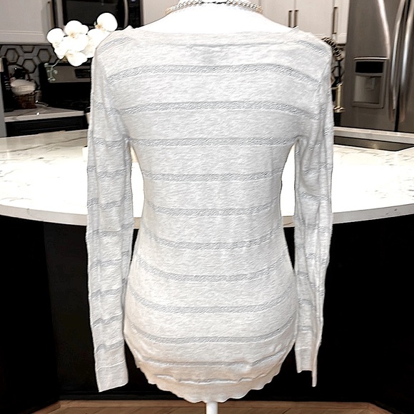GAP Cream & Metallic Silver Stripped Thin Scoop Neck Sweater, Women’s Size Small - Picture 4 of 7